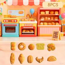 这款逼真的食物玩具套装包含11/12/13件逼真的面包和糕点玩具，是一款蒙特梭利厨房玩具套装，适合早期学习和培养烹饪想象力。套装包含一套3D立体烘焙食品模型、收纳盒和纸质展示袋，经久耐用且富有教育意义，适合家庭或课堂游戏，是理想的生日礼物，也适合万圣节派对、圣诞节和新年家庭聚会。