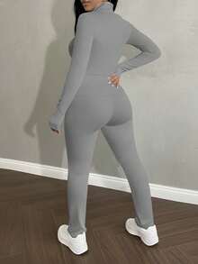 女士两件套服装，时尚修身纯色上衣拉链外套和裤子套装，轻盈涤纶面料，适合健身和瑜伽，春秋季穿着。 - 淺灰色 - 查看 4