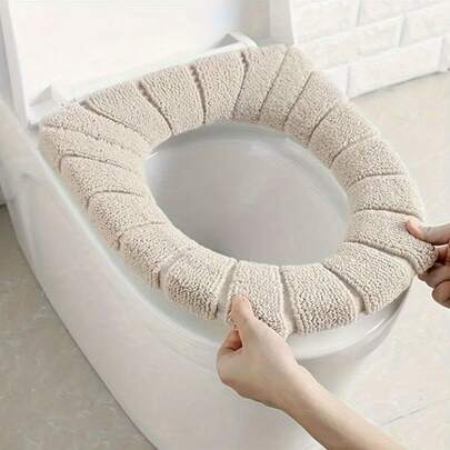 Comfortable Winter Toilet Seat Cushion (Suitable For Regular Toilet Sizes), Made Of Thick And Breathable Velvet Fabric And Built-In Hose, With A Practical And Comfortable Style. The Overall Design Is Circular, With Removable And Washable Structures In The Details And Convenient Properties Without Power Supply.