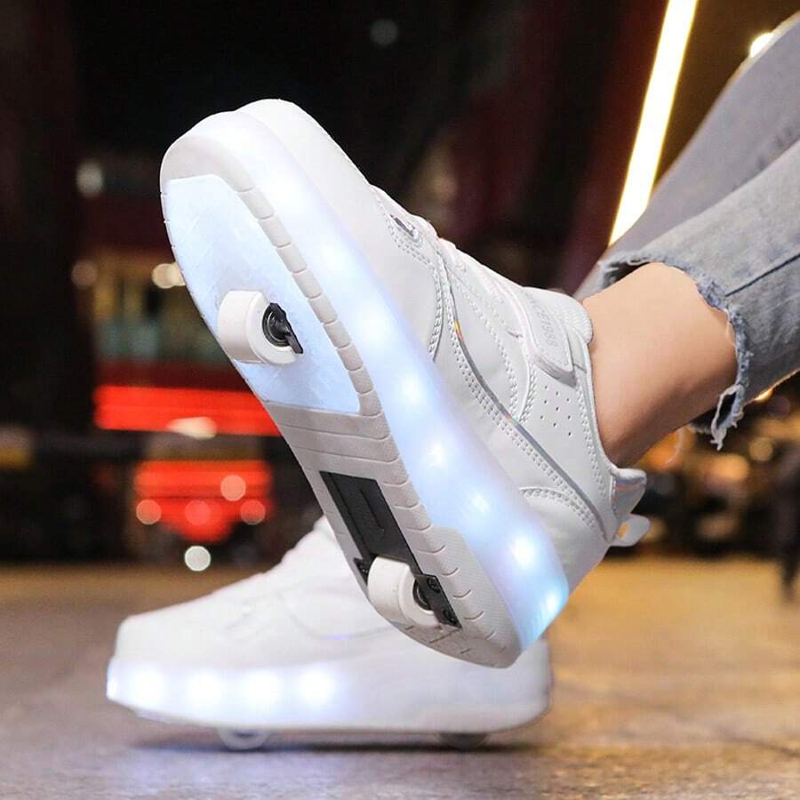 Summer Teenagers Students Adults Couples Fashionable Breathable Low-Top Sneakers, Dual Wheels Retractable One-Button LED Light Roller Skates Outdoor Sports Skating Shoes For Men And Women, Convertible, Birthday Gift