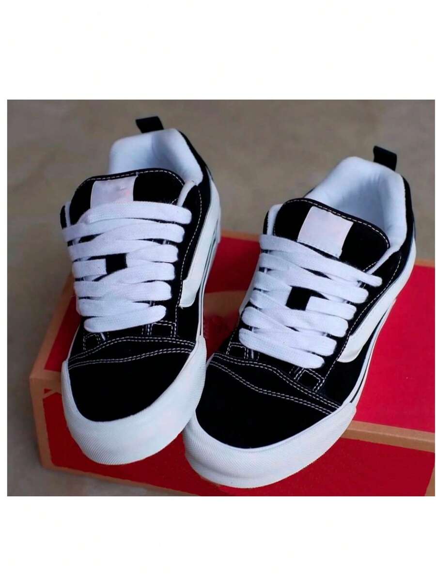 Women's Classic Lightweight Breathable Black And White VS Tennis Shoes - Casual Fashion - Đen và trắng - Xem 1