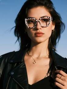 1副男女通用时尚眼镜，新款时尚方形镜框拼接设计，休闲百搭，可作礼物，适合日常通勤、居家、办公、电脑、阅读等场合。 - 無色 - 查看 3