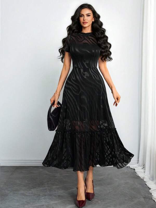 فستان نسائي أنيق وجذاب بتصميم الدانتيل الأسود والوردي ذو طبقتين مناسب للارتداء في المناسبات والخروجات والعطلات