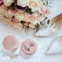 Velvet Ring Box, 3 Slots Octagon Jewelry Ring Box Vintage Ring Display Holder Case Wedding Ceremony Proposal Engagement Pearly White - 粉色 - 查看 6