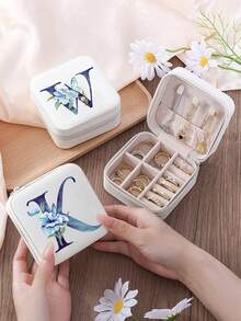 1 Peça Caixa de Joias Portátil com Letra Floral - Forro de Veludo, Caixa de Armazenamento de Mesa, Pode Armazenar Anéis, Brincos, Colares - Leve, Caixa de Joias de Viagem com Zíper, Caixa de Armazenamento de Joias, Caixa de Armazenamento de Maquiagem Portátil Minimalista Clássica com Zíper Quadrada, Caixa de Armazenamento de Acessórios de Joias Criativa Portátil para Brincos, Anéis e Pulseiras - Azul - Visão 1