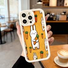 Cubierta de teléfono con borde negro y diseño de conejo blanco con zanahorias sobre fondo naranja para iPhone 13 Pro Max estilo kawaii ideal para uso diario en cafeterías y salas de estar Aplicable a los teléfonos de la serie Apple y Galaxy - Blanco - Ver 2