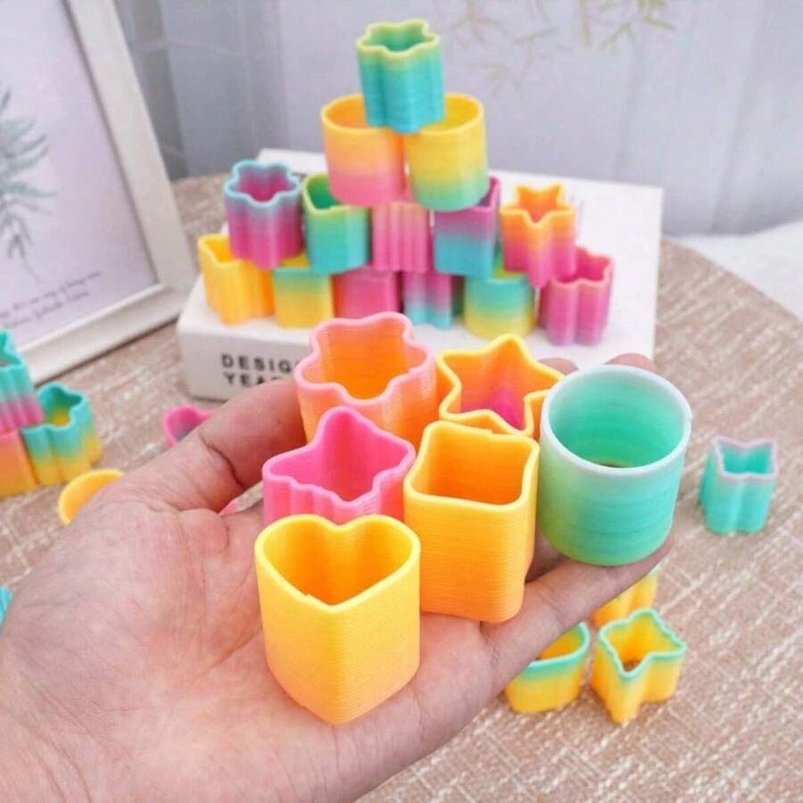 1/12/48个装塑料彩虹春卷混合装，彩色春卷，适合派对礼物、万圣节、感恩节、圣诞节、新年、生日礼物和袜子填充物、春季派对礼物、生日派对礼品袋、课堂奖品、拆箱玩具、小型散装玩具礼物、复活节礼物，一打彩色星星和圆形迷你礼物（颜色和形状随机） - 彩色 - 查看 1