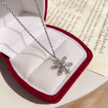Rotating Snowflake Necklace Female, Design Sense Collarbone Chain For Girlfriend, New Year's Christmas Gift - 銀色 - 查看 6