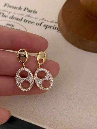 2pcs Metal Pig Nose Hollow Out Zirconia Inlaid Pig Nose Earrings For Women, New Fashionable High-End Elegant Luxury Earrings