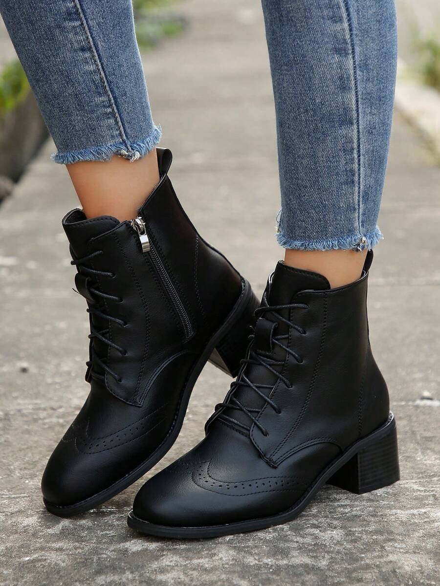 2025 New Vintage Round Toe Lace-Up High Heel Short Boots, English Style, Suitable For Autumn/Winter - Black - View 1