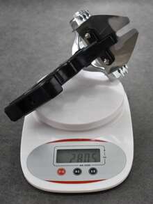 一套户外狩猎弹弓套装，包含弹弓、橡皮筋和飞碟弹，适用于户外狩猎、射击练习、钓鱼等，是一款多功能成人户外射击练习弹弓。 - 黑色 - 查看 5