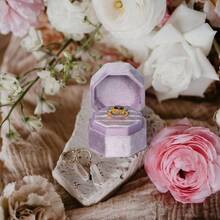Velvet Ring Box, 3 Slots Octagon Jewelry Ring Box Vintage Ring Display Holder Case Wedding Ceremony Proposal Engagement Pearly White - Pale Purple - 查看 7