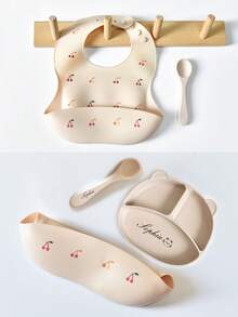 Conjunto de 3 peças de utensílios de silicone para bebê, incluindo babador, prato e colher personalizados. Impermeáveis, resistentes a manchas e quedas, com estampa de cereja. Ideal para alimentação infantil. Presente personalizado para meninos e meninas. Perfeito para todas as estações.