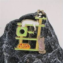 Adorable pin esmaltado con forma de árbol para gatos. Broche para amantes de los gatos. Insignia felina divertida para entusiastas de los gatos. - Multicolor - Ver 2