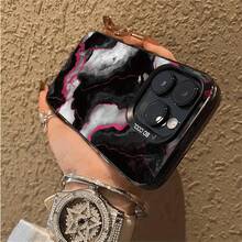 Funda de Teléfono con Patrón Popular para iPhone 16 Pro Max/16 Pro/15/15 Plus/15 Pro/15 Pro Max, 14/14 Plus/14 Pro/14 Max, 13/13 Pro/13 Max, 12/12 Pro/12 Max, 11/11 Pro/11 Max, 7/8 Plus, XR/XS Max - Protección Duradera y Diseño Único - Colores mixtos - Ver 3