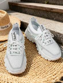 FZY The 2026 Winter New Model Of Breathable Casual Knitted Sports Shoes Feature A Contrasting Color Breathable Mesh Design, Equipped With Adjustable Laces. They Are Comfortable To Wear And Versatile In Use. They Are Perfect For Commuting, Outdoor Fitness And Daily Use. For Women, They Are Essential Shoes For Heightening, Suitable For Valentine's Day Outfits, Applicable Throughout The Year, With Anti-Slip Rubber Soles, Suitable For Outdoor Hiking, Jogging And Running, And Also The Best Gift For Valentine's Day. Lady's Hiking Shoes - màu xanh da trời - Xem 2