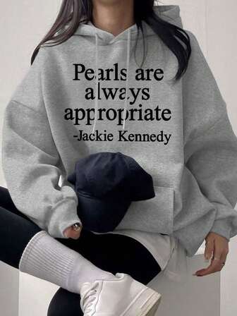 女士经典优雅字母印花抽绳口袋长袖连帽衫，休闲连帽衫，秋冬连帽衫，日常连帽衫，经典时尚连帽衫，优雅标语连帽衫。