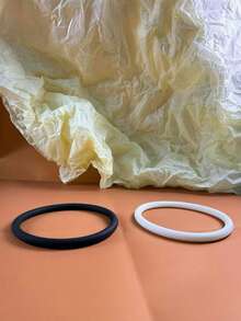 弧形矽膠手環、簡約矽膠手環、無縫矽膠手環、半圈矽膠手環、黑白情侶手環、權志龍矽膠手環（2條）