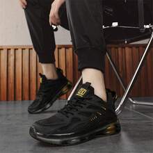 أحذية الجري للرجال، أحذية رياضية خفيفة الوزن مبطنة مع أربطة، سنيكرز رياضية بتصميم عصري مع نعل سميك، تنفس وامتصاص الصدمات، مناسب للأنشطة الخارجية - الأسود - مشاهدة 7