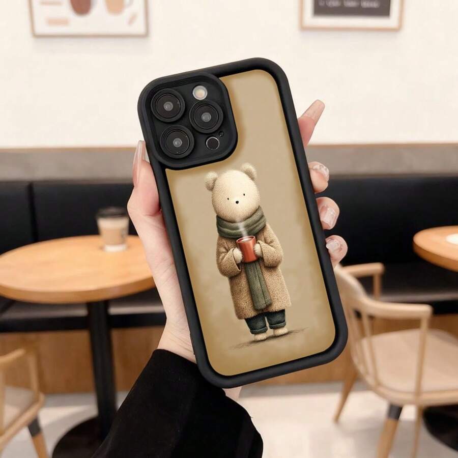 Cubierta de teléfono con borde negro y diseño de oso con bufanda y taza de café para uso diario en cafeterías Aplicable a los teléfonos de la serie Apple y Galaxy - Burdeos - Ver 1