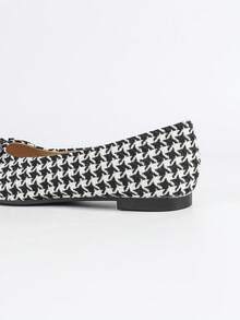 女士新款时尚舒适装饰纽扣撞色平底鞋，仙女风百搭四季皆宜，芭蕾平底鞋 - 黑與白 - 查看 9