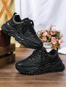 经典全黑休闲舒适鞋，四季皆宜；时尚男士厚底运动鞋，适合户外徒步、健身和登山；男女通用厚底运动鞋，尺码齐全；情侣鞋；高街复古简约欧美风厚底鞋，适合日常通勤、工作、旅行、新年和圣诞节穿着，也是馈赠佳品。 - 黑色 - 查看 5