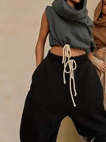 Áo crop top không tay có mũ trùm đầu dành cho nữ, dệt kim, có dây rút và viền bó sát, mang đến vẻ ngoài thời trang - Màu xám đen - Xem 5