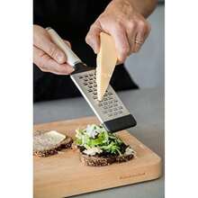 Rallador para queso, chocolate, verduras o especias grabado de acero inoxidable de dos vías Rallador mediano KitchenAid.(rallador mediano Crema de almendras) - Tipo 4 - Ver 2
