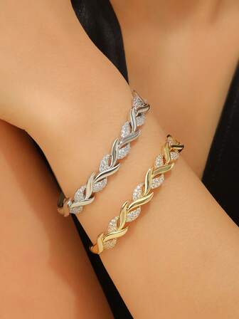 สร้อยข้อมือคริสตัลเต็มตัวแบบมินิมอลที่ทันสมัยและสง่างาม เหมาะสำหรับสวมใส่ในชีวิตประจำวันของผู้หญิง ปาร์ตี้ เครื่องประดับที่สมบูรณ์แบบสำหรับทุกชุด เครื่องประดับแฟชั่นผู้หญิง