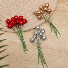 50 Stück Mini künstliche Beeren - rot, gold und silber, Faux Beerenzweige für DIY Bastelprojekte, Kranzherstellung, Geschenkverpackung, Weihnachtsbäume, Valentinstag Arrangements und Neujahrsfeiertag Dekorationen für Zuhause, ideal für festliche Bastelprojekte
