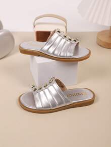 Children Fashion Outdoor Sandals Summer Square Toe Flat Shoes Strap Sandals New Style Girls Shoes Stylish Beach Slippers - Silver - View 7