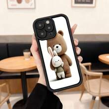 Funda de teléfono con borde negro para iPhone 13 Pro Max diseño de oso y conejo blanco estampado en blanco ideal para uso diario en cafeterías y salas de estar Aplicable a los teléfonos de la serie Apple y Galaxy - Café integral - Ver 3