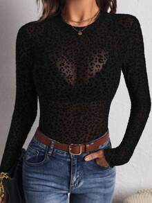 ملابس علوية نسائي أنيق طويل الأكمام من الشبك، ملابس علوية تي شيرت شفاف وجذاب بياقة مستديرة للحفلات والنوادي، ملابس علوية دانتيل؛ ملابس علوية نسائي أسود بطبعة حيوانية أنيقة وجذابة بطبعة نمر شبه شفافة طويلة الأكمام مناسب للارتداء اليومي، قياس متوسط المطاطية، قياس منتظم، تفاصيل مطبوعة، ملابس علوية شبكي شفاف ضيق، مناسب للخارج والطبقات والمناسبات المختلفة - الأسود - مشاهدة 8