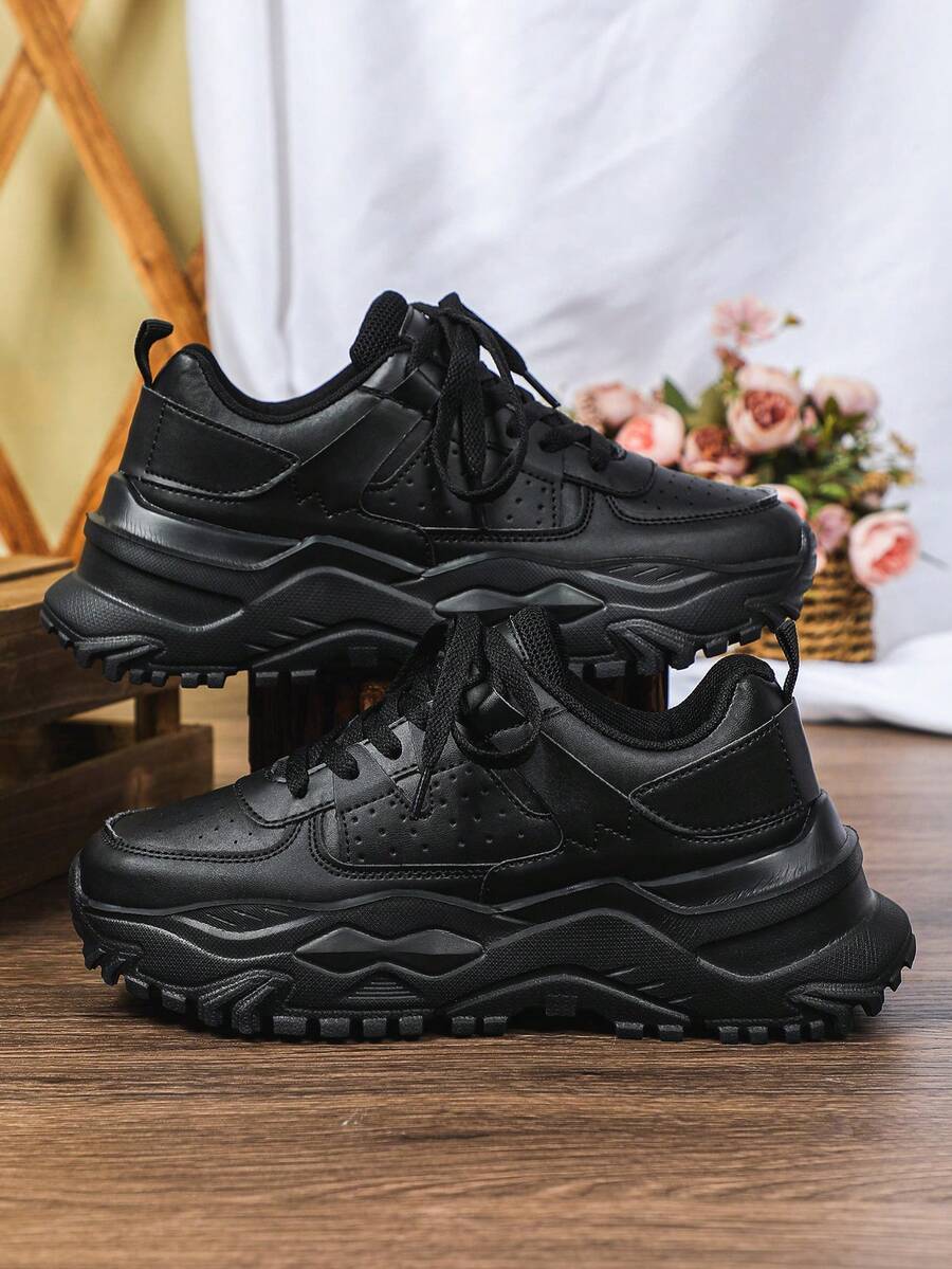 经典全黑休闲舒适鞋，四季皆宜；时尚男士厚底运动鞋，适合户外徒步、健身和登山；男女通用厚底运动鞋，尺码齐全；情侣鞋；高街复古简约欧美风厚底鞋，适合日常通勤、工作、旅行、新年和圣诞节穿着，也是馈赠佳品。 - 黑色 - 查看 1