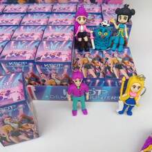 1 Set/3 Stücke Anime Cartoon Figur PVC Schlüsselanhänger Blind Box Serie Schlüsselanhänger Serie - Verschiedene Anime Figur Schlüsselanhänger Geschenke, die beste Wahl für Geschenke zwischen Freunden, mit reichhaltigen und lustigen Weihnachtsstrumpffüllern, Weihnachtsgeschenken, Weihnachten, Weihnachtsdekoration (zufälliger Stil)