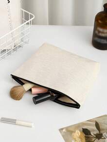 这款全新化妆包可定制文字和花卉图案，根据您的独特设计进行个性化定制。轻便防水的帆布拉链化妆包，也可用作零钱包、铅笔盒，适用于购物、约会、度假、旅行、节日、派对等场合，或作为礼物赠送。这款浴室化妆包便携多功能，是大学宿舍、海滩和夏季女性的理想之选。 - 白色2 - 查看 6