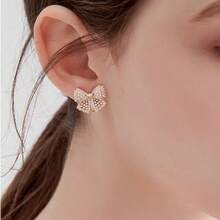 优雅法式珍珠蝴蝶结耳夹，时尚百搭的夹式耳环，适合无耳洞女性佩戴 - 銀色 - 查看 3