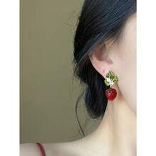 RIINHOO 1 Pair Red Strawberry Dangle Earrings, Women Fashion Accessories, Holiday Gift - 紅色 - 查看 4