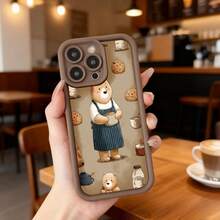 Cubierta de telefono con borde negro y funda de silicona suave para iPhone 14 Pro Max con diseño de oso cocinero en delantal azul sobre fondo beige con galletas tazas y botellas ilustraciones lindas para uso diario en cafeterias y hogar Aplicable a los teléfonos de la serie Apple y Galaxy - Blanco - Ver 4