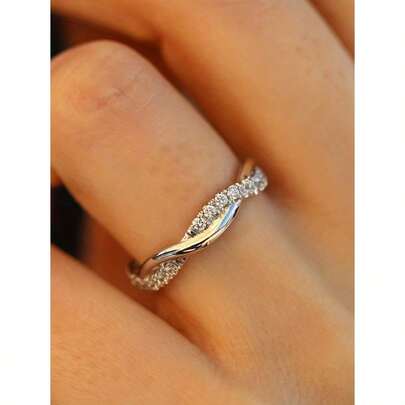 Vanel 1pc Elegant Minimalist Women's Wedding Ring, Inlaid With Sparkling Synthetic Cubic Zirconia, Silver-Plated Design, Suitable For Daily Wear, Parties, Weddings And Special Occasions, Versatile Jewelry, Ideal Gift For Valentine's Day And Christmas