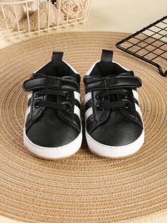 1双男童纯色PU魔术贴平底休闲运动鞋，适合春秋季穿着