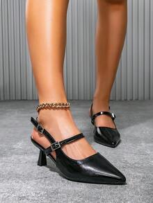 Damskie, uniwersalne, metalowe, wysokie obcasy, wsuwane, modne, w kratę, z noskiem w szpic. Francuskie, minimalistyczne, szykowne, wsuwane, płaskie buty robocze z odkrytym tyłem i niskim obcasem. - Czarne - Zobacz 5