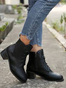2025 New Vintage Round Toe Lace-Up High Heel Short Boots, English Style, Suitable For Autumn/Winter - Black - View 2