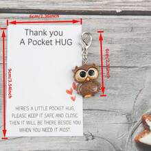 6件套可爱树脂猫头鹰雕像钥匙扣套装，包含励志双语贺卡，送给家人朋友的祝福礼物，教师节大礼，圣诞节装饰配件 - 彩色 - 查看 4