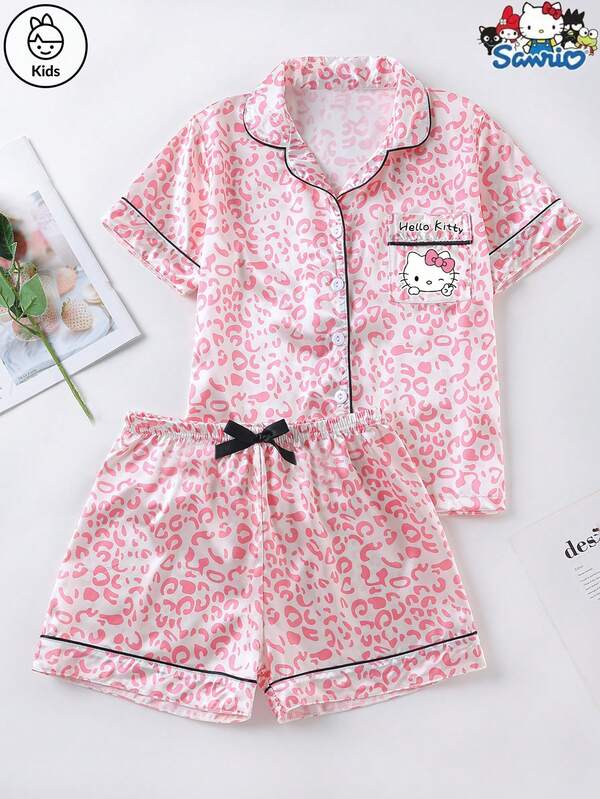 Sanrio Conjunto de pijama de 2 piezas con camisa de manga corta y pantalones cortos cómodos, con estampado de gatito y leopardo en satén charmeuse, y cárdigan con cuello polo y bolsillos para niñas preadolescentes de Sanrio