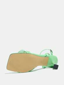 Jin Bei Qi 女士高跟鞋，时尚百搭，适合春夏派对、户外活动和高端聚会。鞋款特色包括：漆面酒杯形鞋跟、方头设计、闪亮3D兰花装饰、交叉绑带、神秘石纹材质、可调节踝带，以及优雅奢华的绿色，适合正式场合、舞会和日常穿着。 - 綠色 - 查看 8