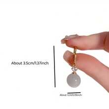 A Pair Of Elegant And Retro Circular Cat's Eye Stone Pendant Earrings, Suitable For Ladies To Wear At Daily Banquets And Vacations, Is The Perfect Gift For Her - 白色 - 查看 8