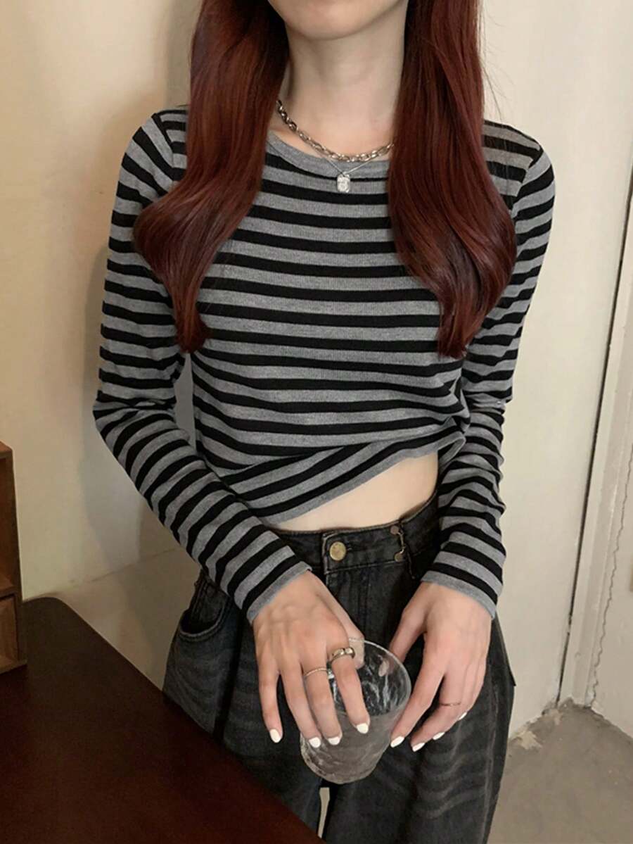 韩式撞色条纹修身短款长袖针织上衣（条纹图案随机） - 黑灰色 - 查看 1