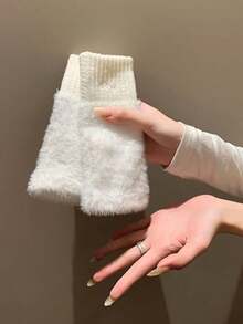 1/2 Pairs Women Fuzzy Solid Color Fingerless Gloves, Warm & Stretchy Knitted Wrist Mittens, Suitable For Autumn/Winter, Office, School, Writing - Multicolor - View 13