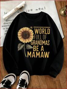 In A World Full Of Grandmas Be A Mamaw Suower Graphic Sweatshirt Women Oversized Crewneck Pullover Casual Autumn Winter Outfit Gift For Grandma Mother Day Birthday - màu đen - Xem 2